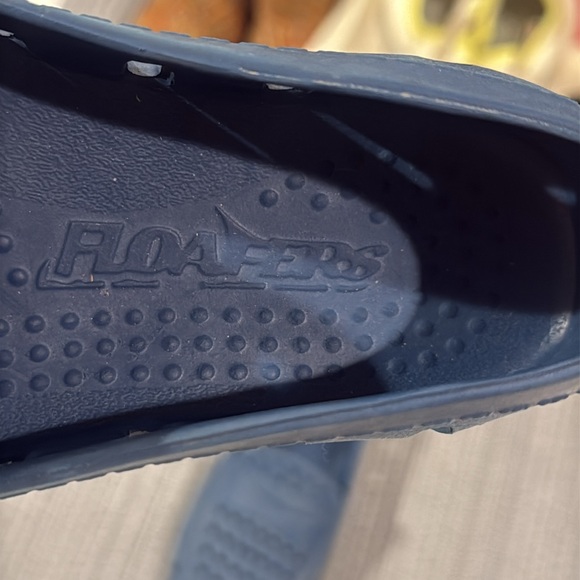 Floaters size 2 - Picture 3 of 5